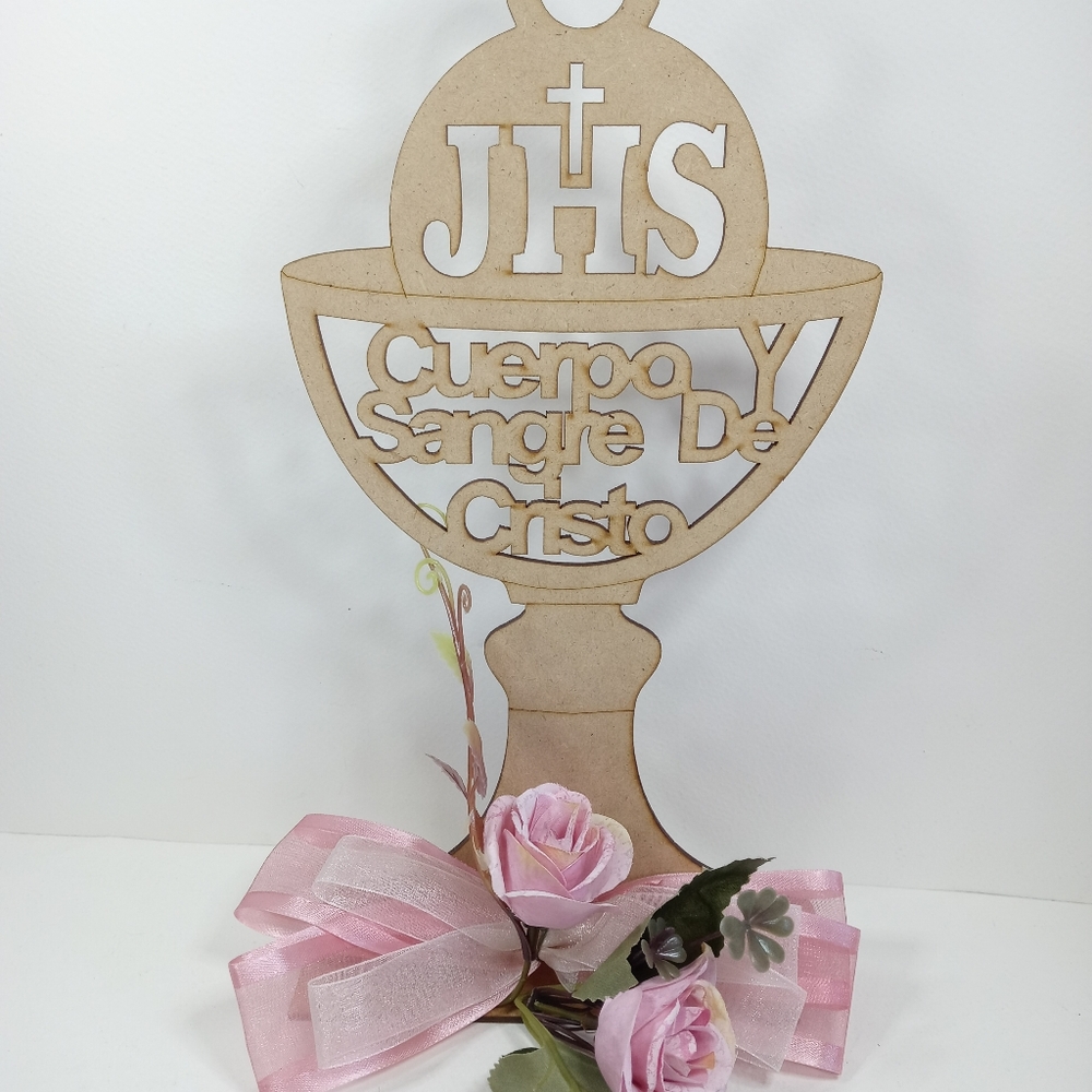 Chalice First Holy Communion Centerpiece. Cáliz Centro de mesa Primera Comunión